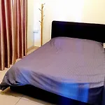 Pangsapuri 71 m² dengan 2 bilik tidur dan 1 bilik mandi peribadi di Tebrau